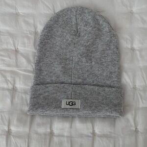 NWOT - UGG Light Gray Knit Beanie